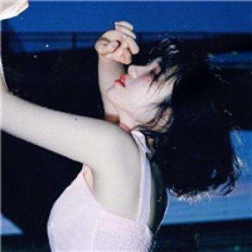 美丽气质女人 / A字裙自带显瘦显高buff
